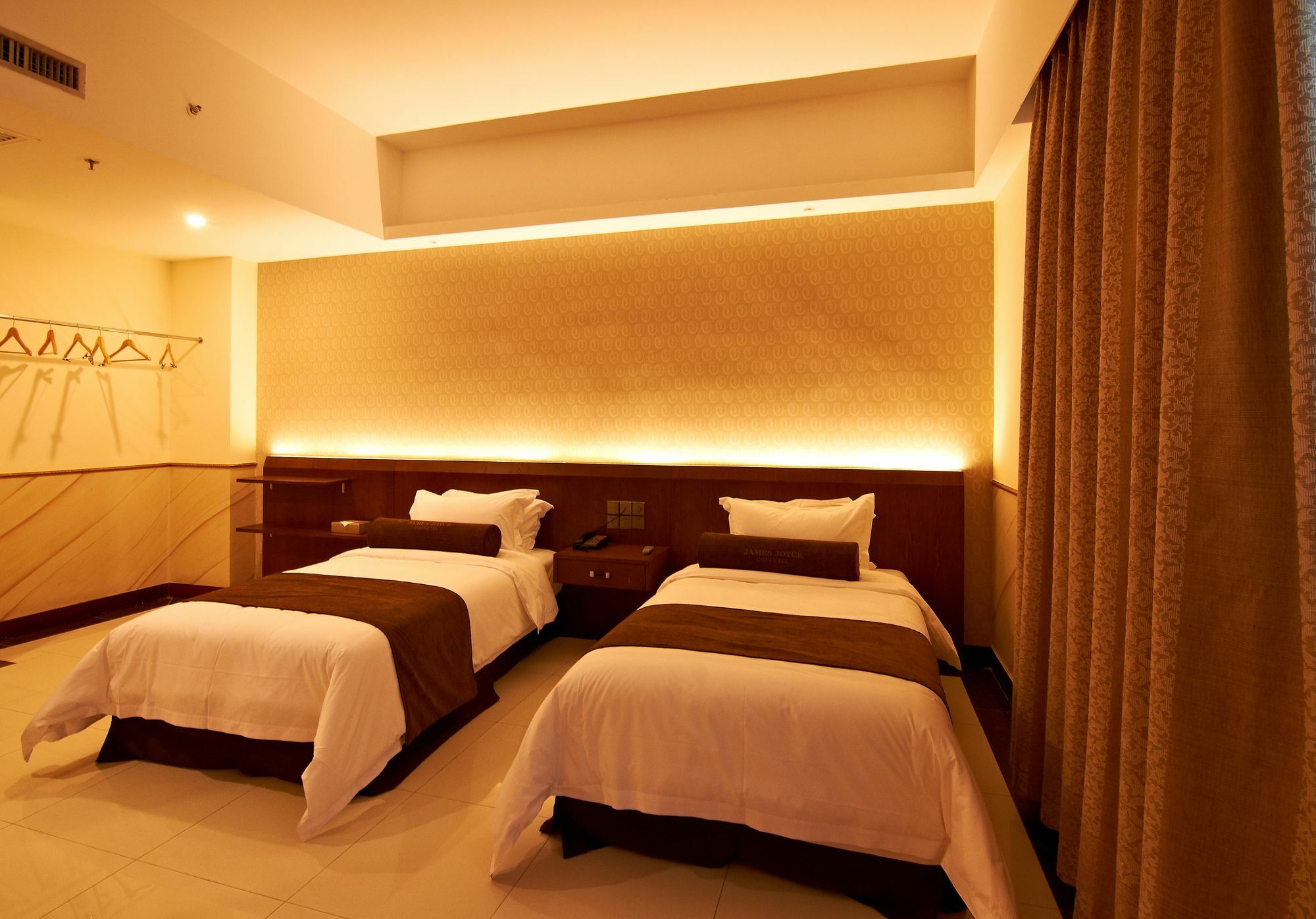 James Joyce Coffetel Hotel Guangzhou Shi Jing City Square Branch Esterno foto